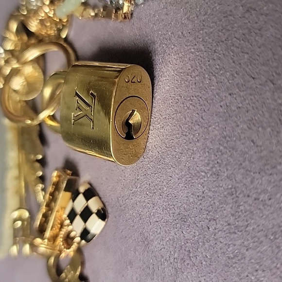 Louis Vuitton Lock & key - Picture 17 of 17